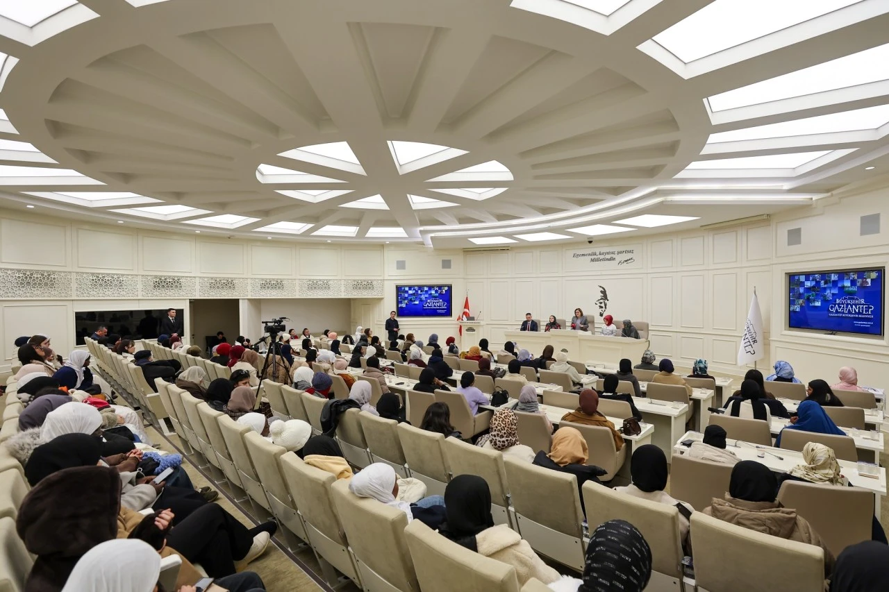 60 &uuml;lkeden 120 k&uuml;lt&uuml;r el&ccedil;isi Gaziantep&rsquo;i keşfe geldi