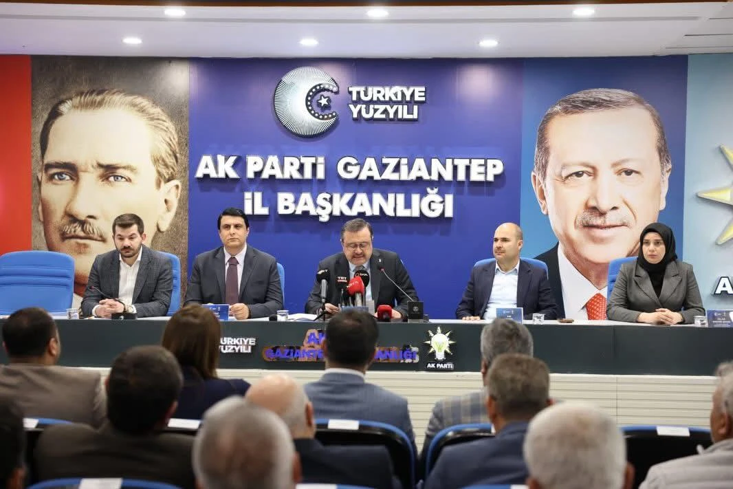 AK Parti&rsquo;den CHP&rsquo;ye mehter tepkisi