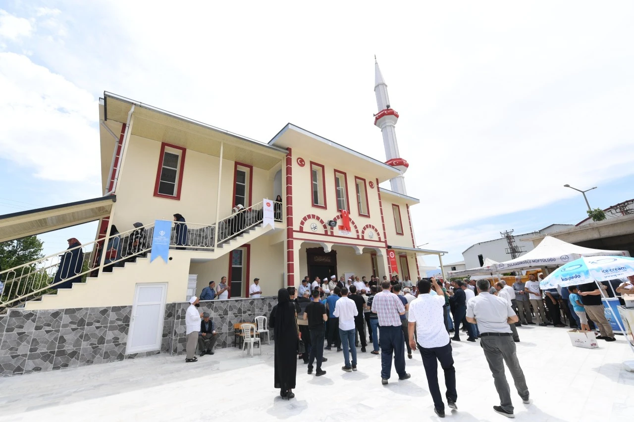 Dulkadiroğlu Osmangazi Camii İbadete Açıldı