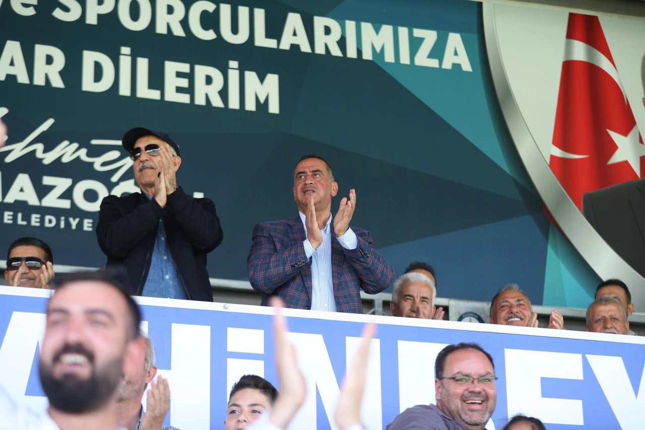 Şahinbey Belediye Spor Kulübü Ampute Futbol Takımı ligin bitimine 2 hafta kala kendi evinde İzmir Büyükşehir Belediye Spor Kulübü Ampute Futbol Takımı’nı 2-0 mağlup ederek şampiyonluk için son viraja girdi.