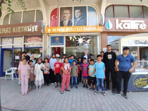 AK Parti Yeşilli İlçe Başkanı Bayhoca'dan ihtiyaç sahibi çocuklara giyim yardımı