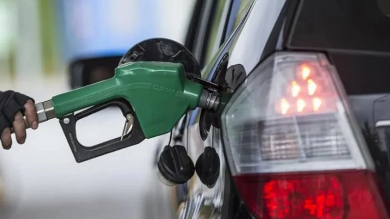 Benzine peş peşe zam! Gece yarısı fiyatlar değişecek