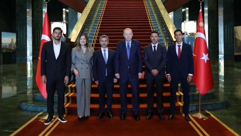 Cumhurbaşkanı Erdoğan, S&uuml;per Lig'e &ccedil;ıkan takımların heyetlerini kabul etti