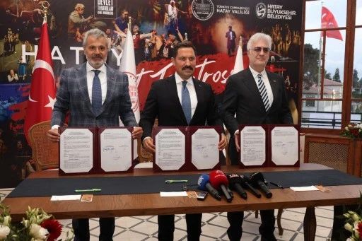 Devlet Tiyatroları tarihi Hatay Meclis Binası&rsquo;nda perdelerini a&ccedil;tı