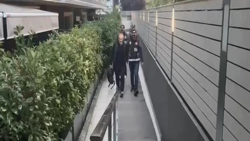 Ey&uuml;psultan Belediye Başkanı &Ouml;zmen dahil 13 ş&uuml;pheli tutuklandı