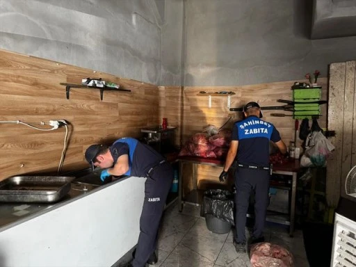 Gaziantep'te 500 kilo ciğer ve et imha edildi, işletme m&uuml;h&uuml;rlendi
