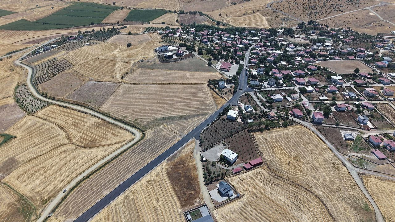 Kahramanmaraş&rsquo;ta 45 Milyon TL&rsquo;lik Yol Yatırımı Tamamlandı! Maksutuşağı Grup Yolu Yenilendi