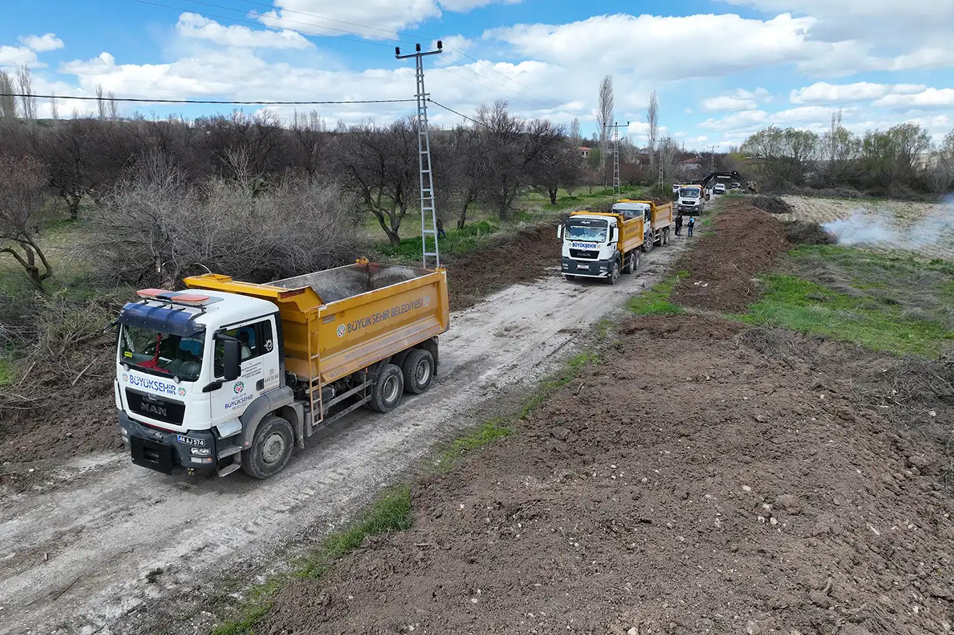 Malatya Büyükşehir Belediyesi Akçadağ'da grup yolunu yeniliyor  