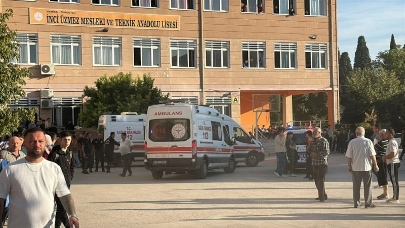 Manisa'daki okul saldırısında ş&uuml;phelinin g&ouml;r&uuml;nt&uuml;leri &ccedil;ıktı