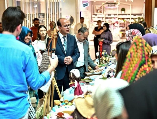 KADINLARIN EL EMEĞİ GÖZ NURU ESERLERİ ‘KURS MERKEZLERİ-YILSONU’ SERGİSİNDE BEĞENİYE SUNULDU