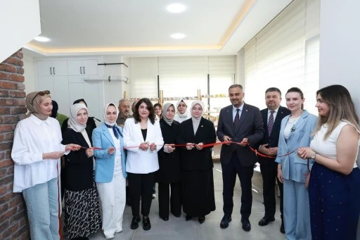 Onikişubat Belediyesi Kadın Emeği Seramik At&ouml;lyesi&rsquo;nin eserleri g&ouml;r&uuml;c&uuml;ye &ccedil;ıktı