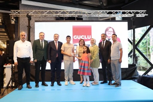 Şahin, Gazi Şehrin 2026 YKS ve LGS şampiyonlarıyla buluştu