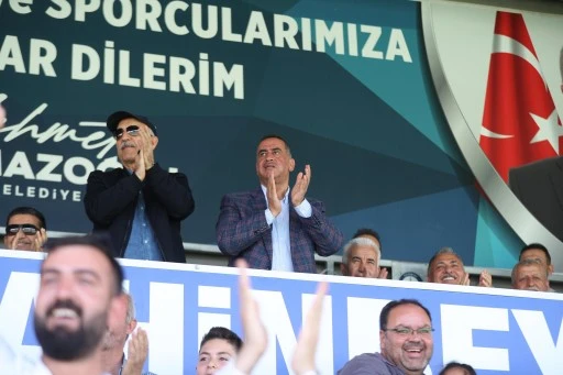 Şahinbey Belediye Spor Kulübü Ampute Futbol Takımı ligin bitimine 2 hafta kala kendi evinde İzmir Büyükşehir Belediye Spor Kulübü Ampute Futbol Takımı’nı 2-0 mağlup ederek şampiyonluk için son viraja girdi.