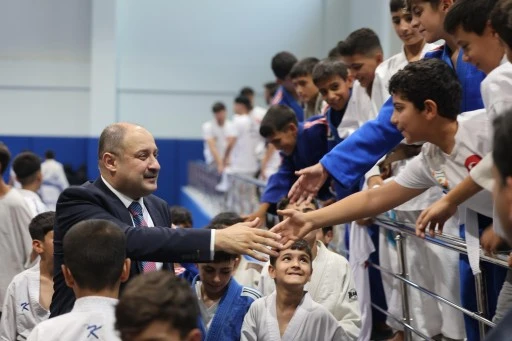 Şanlıurfa B&uuml;y&uuml;kşehir Belediyesi&rsquo;nin Gen&ccedil;lik Yatırımlarına Rekor D&uuml;zeyde İlgi