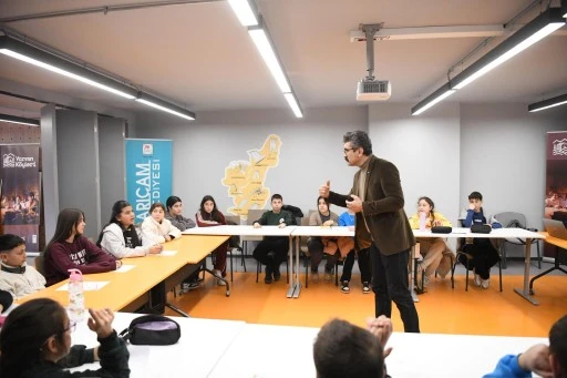 Sarıcam'da eğitime g&uuml;&ccedil;l&uuml; destek