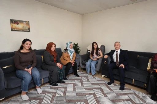 Tahmazoğlu, evlere misafir oluyor