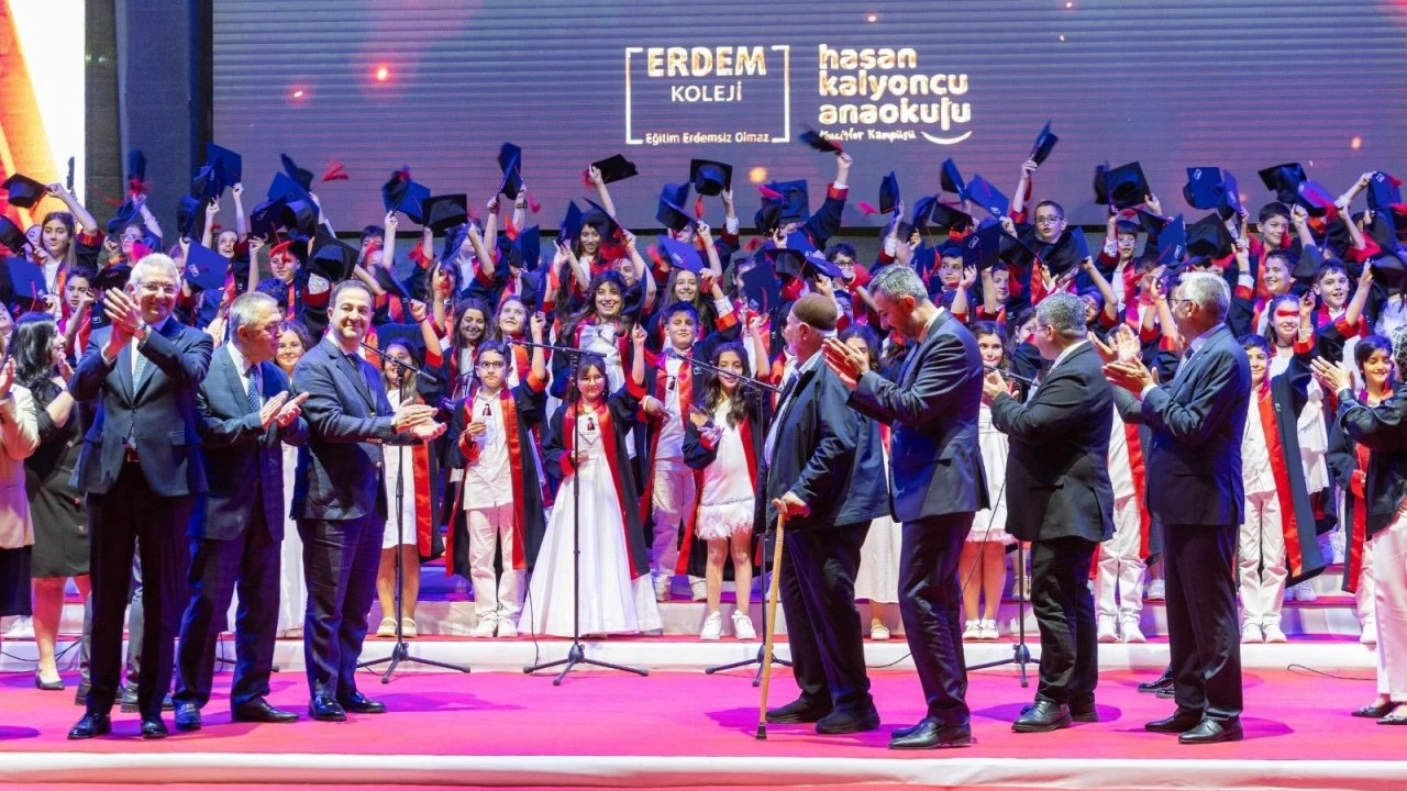 Erdem Koleji'nde mezuniyet heyecanı