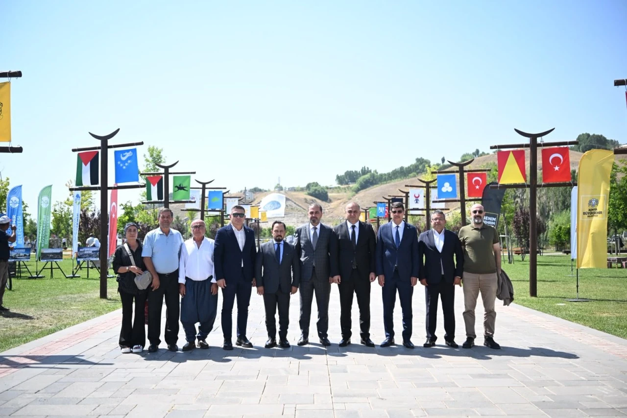 Sarıçam Belediyesi Malazgirt Zaferi’nin 955. yıl dönümünde Ahlat’ta yerini aldı Kaynak: Sarıçam Belediyesi Malazgirt Zaferi’nin 955. yıl dönümünde Ahlat’ta yerini aldı 