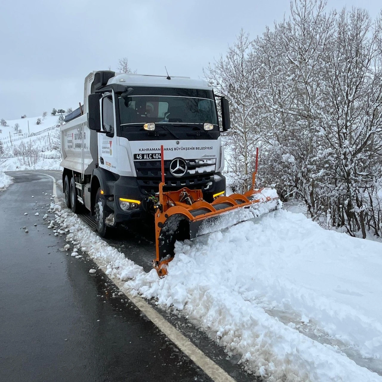 Şehir Merkezinden Kırsala Karla Kesintisiz Mücadele