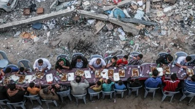 Gazze'de Ramazan ayının ilk iftarı